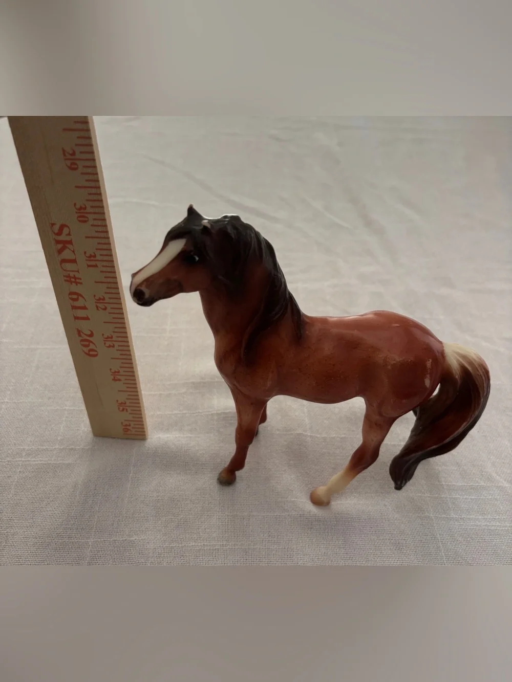 Breyers Horses Classics Series Mestino Mold Red Rain #750211